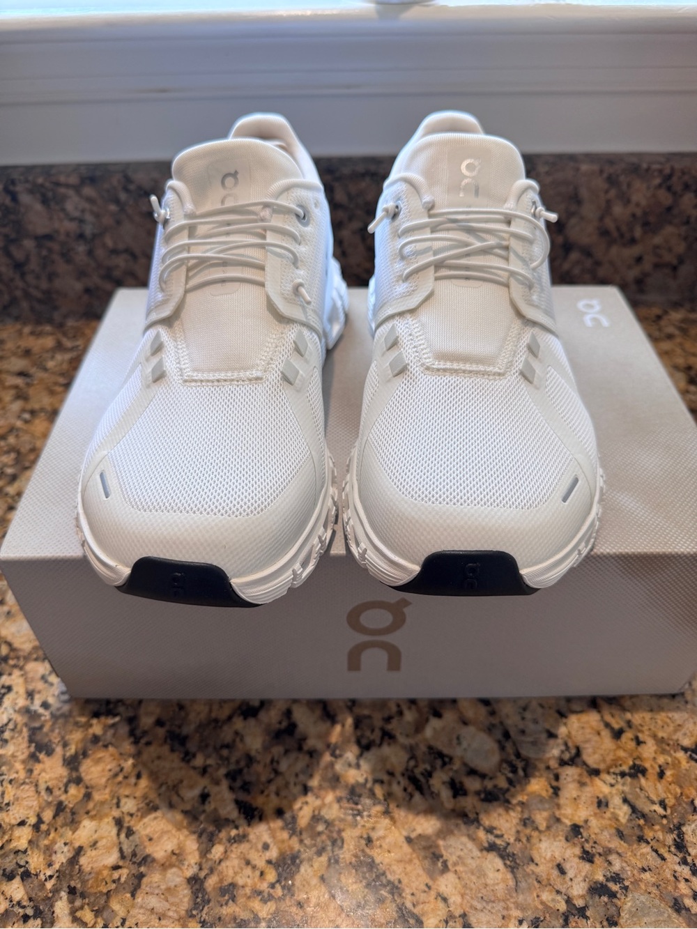 NWT On Cloud 6 Running Sneakers in White Size 10W - Picture 3 of 8
